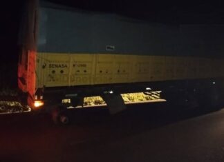 Un camión perdió 2 ruedas en la ruta 16 y causó un accidente