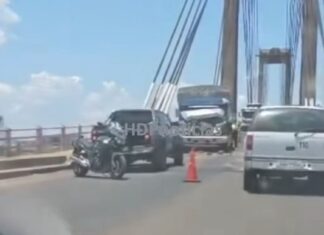 Choque de camiones en el puente General Belgrano