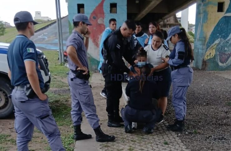 Ángeles del Puente evitaron que una chaqueña se arrojara al río