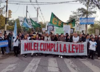 Masiva marcha contra Milei por incumplir la Ley de Financiamiento Universitario