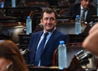 El Senado expulsó a Kueider: detenido en Paraguay con dólares sin declarar