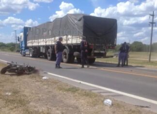 Motociclista murió atropellado por un camión en la ruta 11