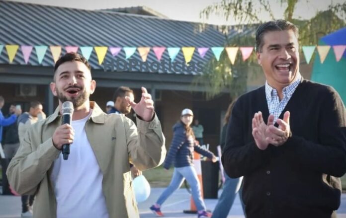 Capitanich a las risotadas con Pérez Cuevas (1) Osbaldo Pérez Cuevas, titular del Instituto del Deporte del gobierno de Capitanich, debe rendir o reintegrarn más de 53 millones de pesos.