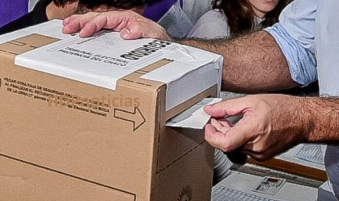 Las manos mágicas votando