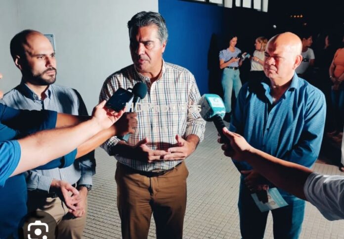 Los Leiva y Capitanich