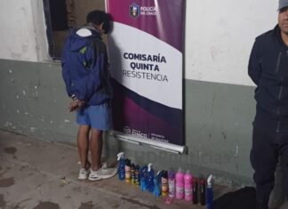 Tiene un TOC: rompió una vidriera para robar productos de limpieza