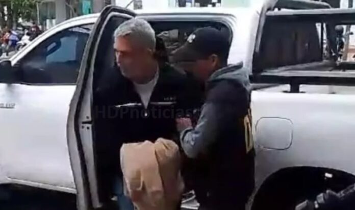 Andión con los ganchos