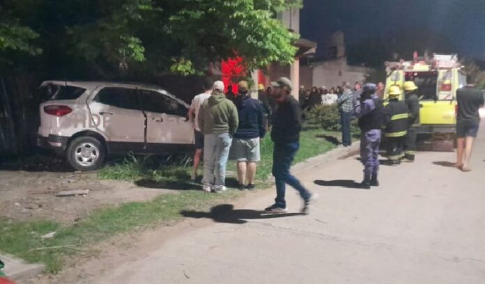 Camioneta estrellada en Sáenz Peña