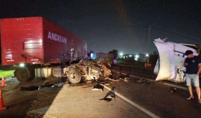 Choque de camiones en la ruta 11