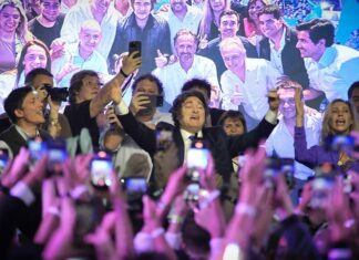 Contundente triunfo de LLA: aplastó al frente kirchnerista Fuerza Patria