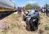 Un tren carguero chocó un auto en Hermoso Campo