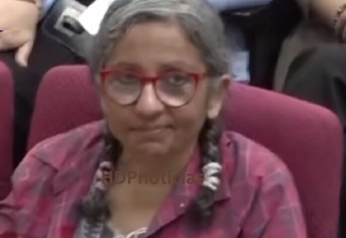 Marcela Acuña en el banquillo