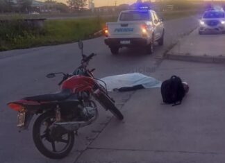 Un hombre murió al caer de su moto en la colectora de la autovía 16