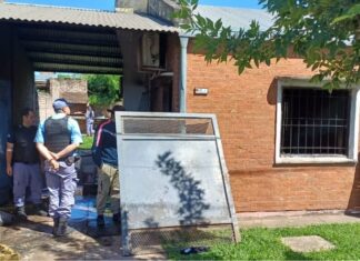 Intentaron quemar la casa de la mujer que chocó y mató a un niño en Fontana