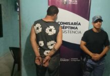 Fingió un fuerte dolor y le robó el celular a la enfermera del Centro de Salud
