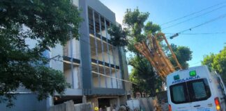 Un obrero cayó de un tercer piso y resultó ileso