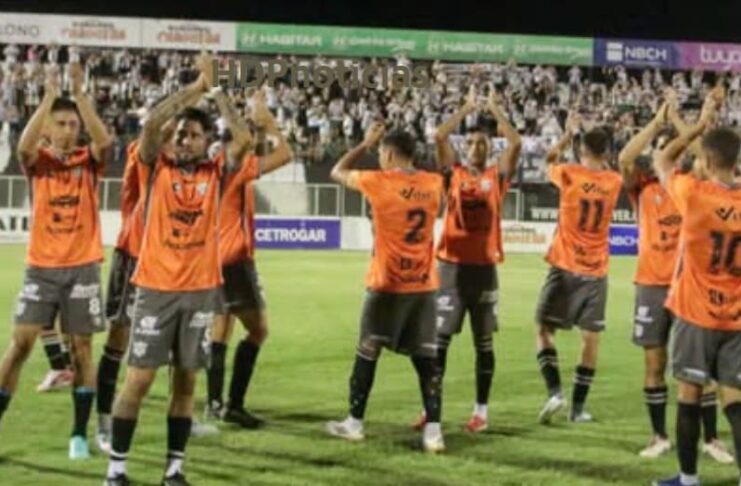 For Ever empató con el último aliento: hizo sus 2 goles de penal