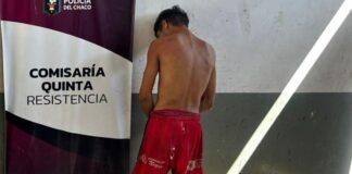 Robó un celular pero su pareja lo devolvió, lo delató y le dieron una tunda