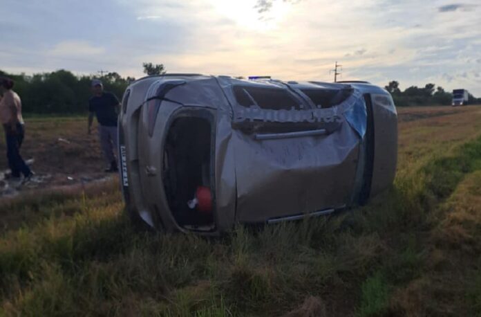 Sandero volcó en la ruta 16