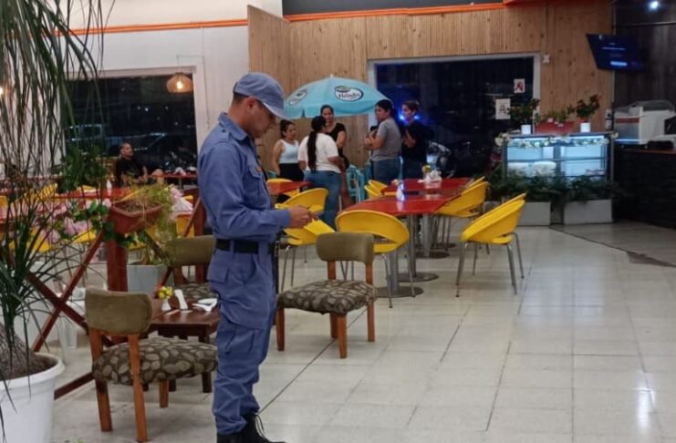 Chipacitos con “gusto feo” en Carrefour: denuncian niños intoxicados