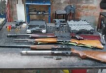 Paciente de salud mental se atrincheró en su taller con un arsenal