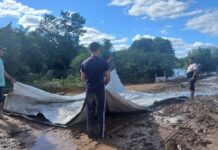 Comandancia Frías aislada por desborde del Bermejito: improvisan defensas