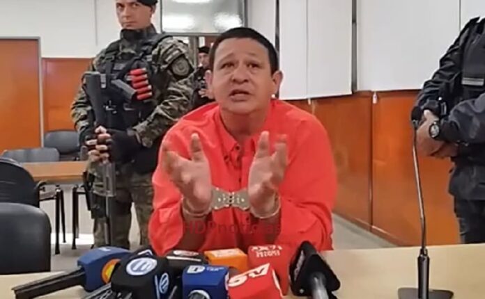 Tito engayolado en el TOF