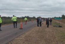 Ruta 4: estaba en la banquina y murió atropellado en choque múltiple