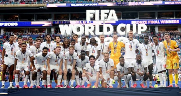 Inglaterra tercero