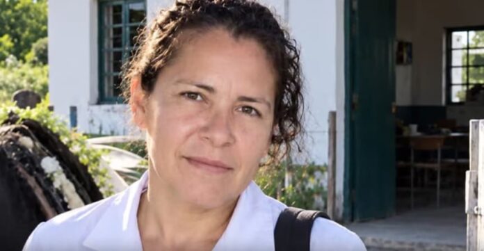 Nanci Godoy en la escuela de El Malezal